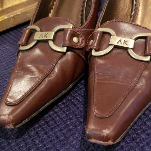 Anne Klein Brown Leather Flex Heels - Picture 2 of 4